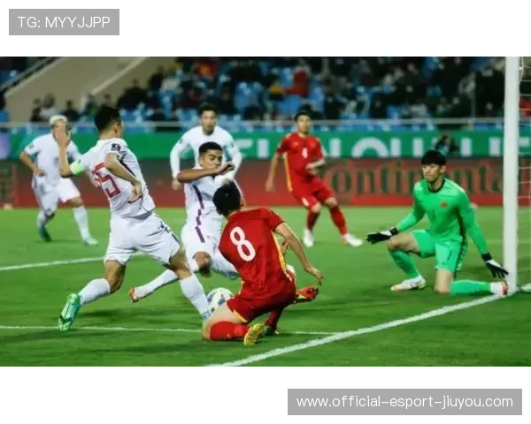 冠军球队备战赛季再度封闭集训，力争蝉联桂冠，冠军联赛小组赛