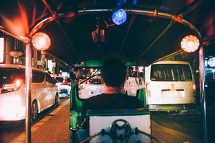 九游官网入口-《堡垒之夜》“未来光影”赛季，创意无限，精彩不断！